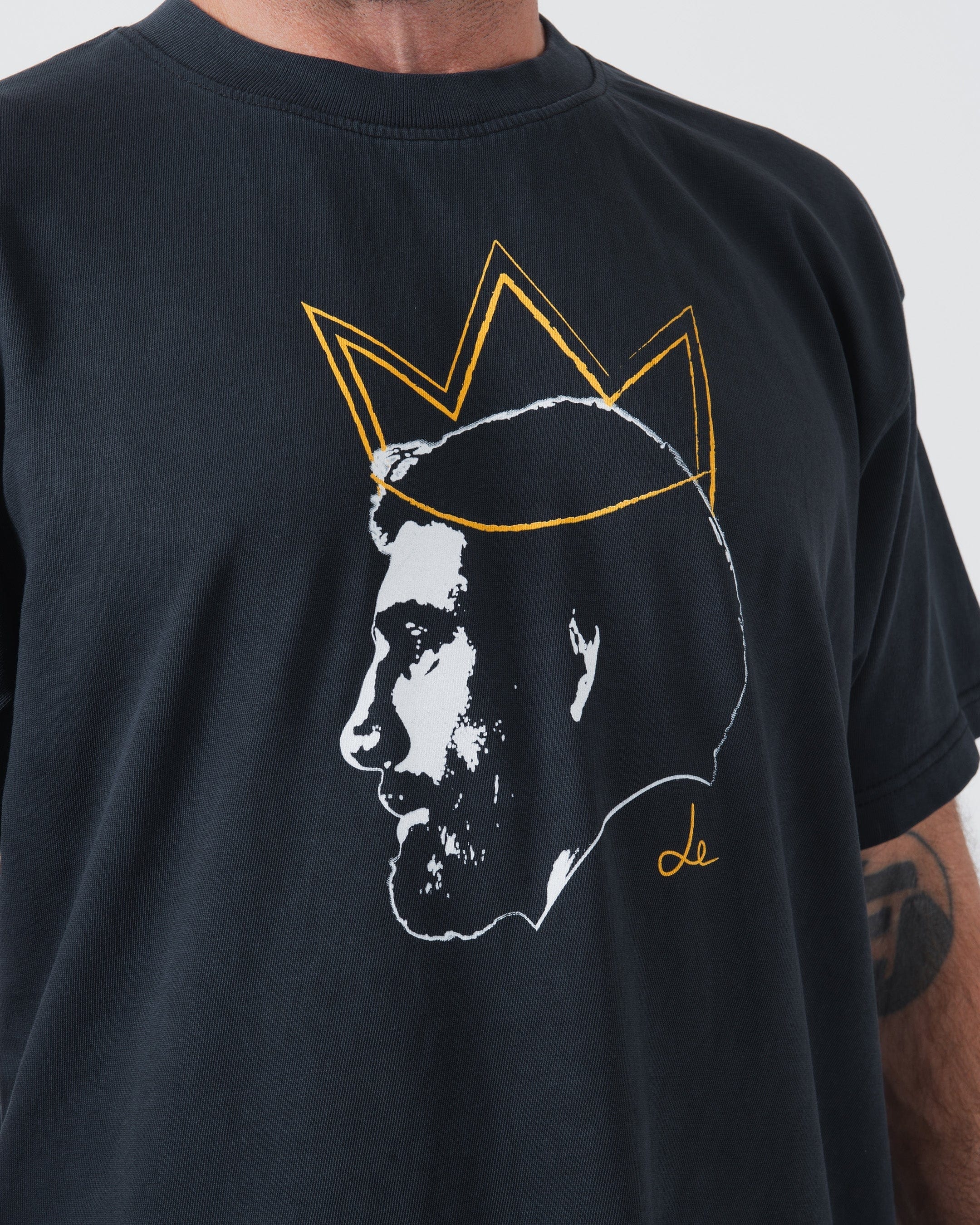 Kingz Crowned Men's Tee - Image 6